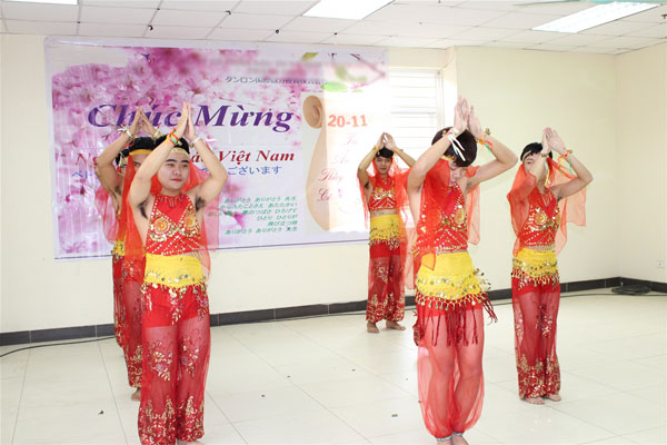múa Ấn Độ và nhảy hiphop