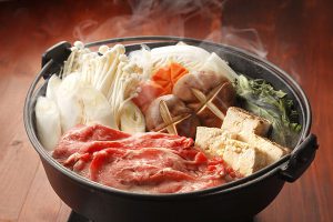 Sukiyaki là gì? Cách nấu lẩu Sukiyaki Nhật Bản chuẩn vị