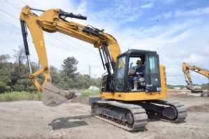 Tuyển 06 Nam lái máy xây dựng tại Đài Loan